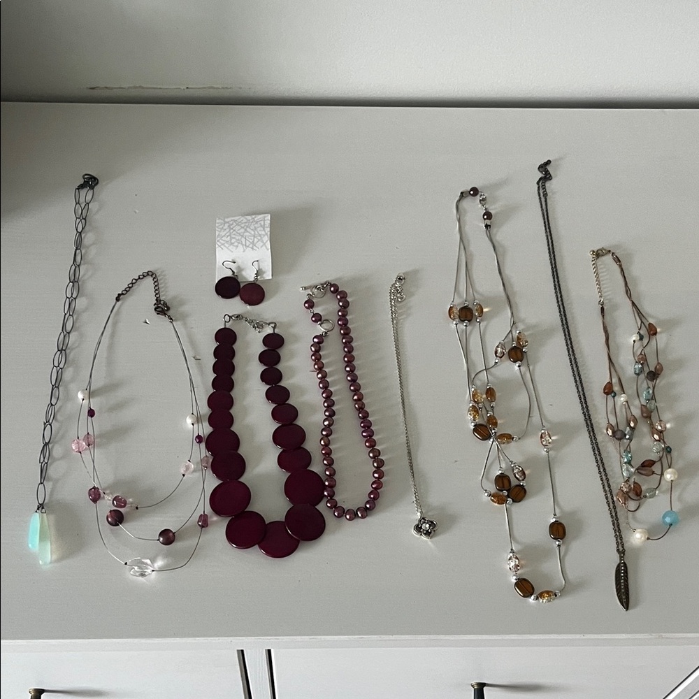Chic Burgundy and Silver Necklace Set